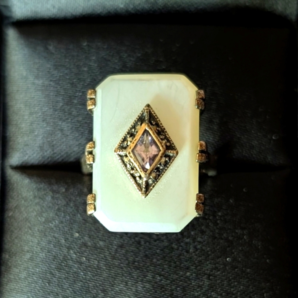 EUC Vintage Silver Ring With Mother Of Pearl, Inlaid Amethyst And Marcosite